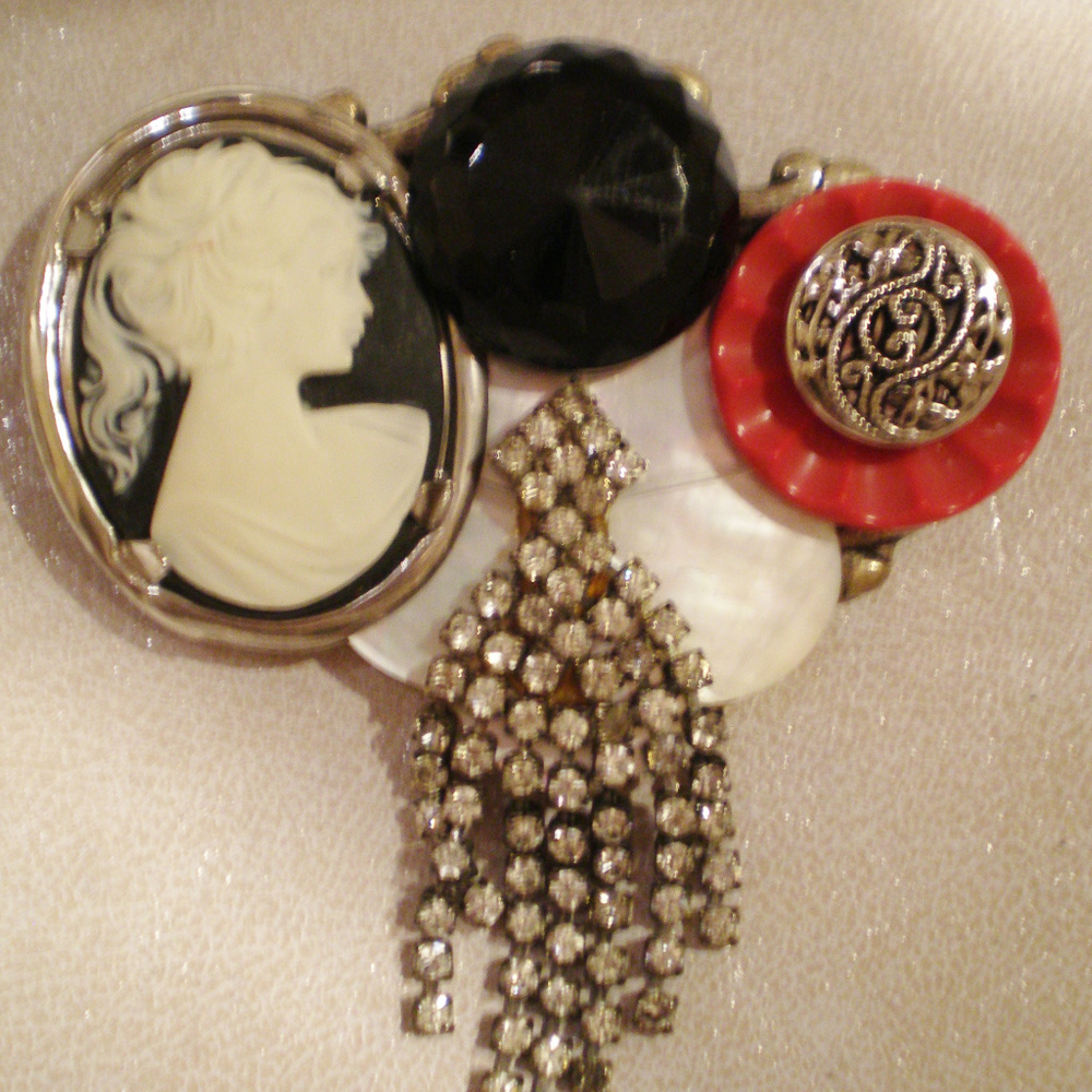 Gorgeous Vintage Cameo Art Deco Brooch Pin Pendant Art Antique Collectible